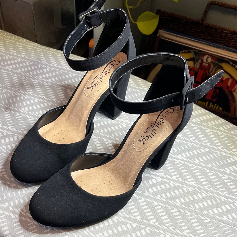 Cityclassified Black Ankle Strap Heels